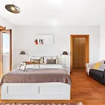 Heritage Apartment *